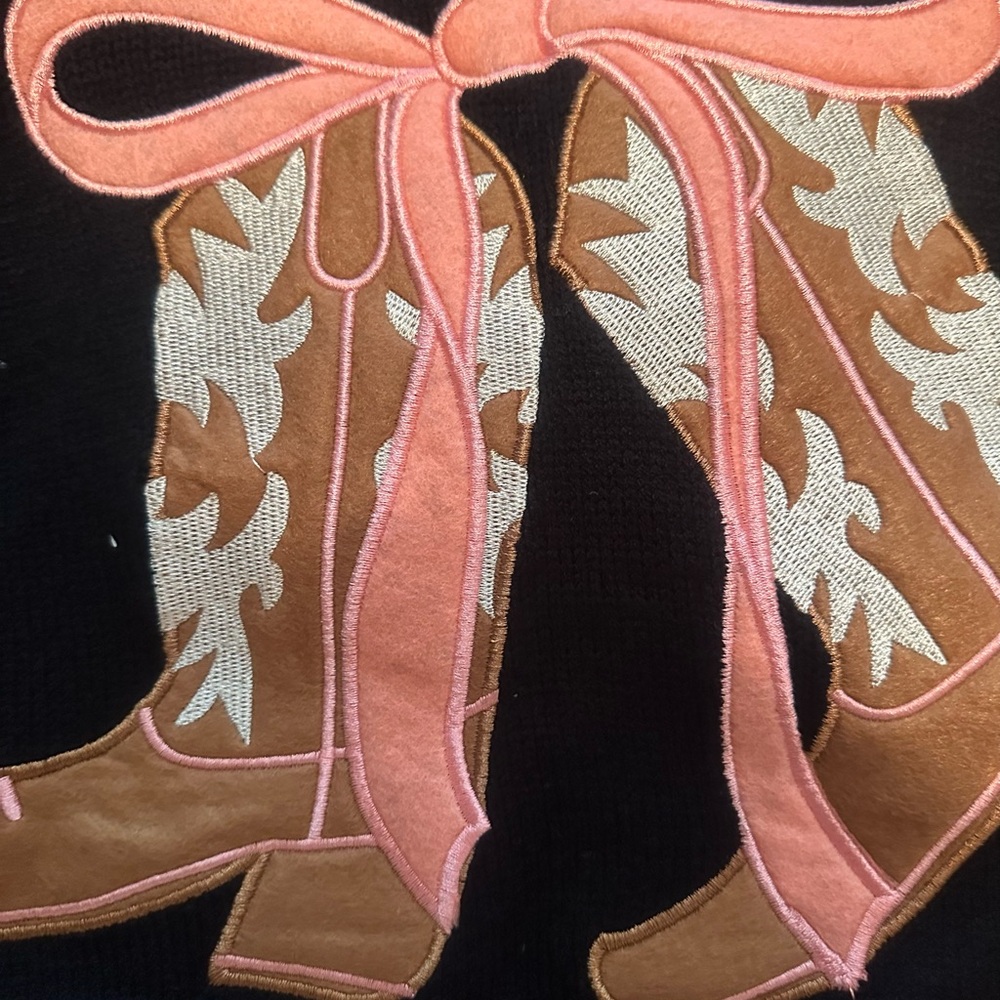 Threaded Leaf Boots & Bow Embroidery Soft Crew Neck Black Sweater Size M NWT - Picture 5 of 6